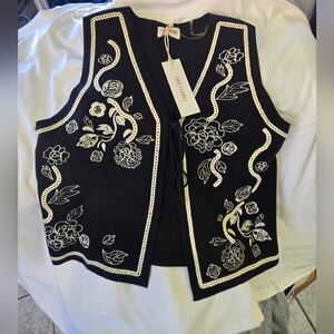 NWT Driftwood, this sweater vestsize M